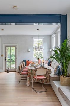 A Cheerful Charleston Home by Jill Howard Design Studio | Rue